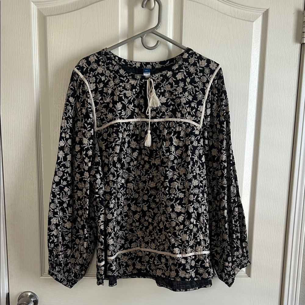 Old Navy Black and Cream Floral Blouse